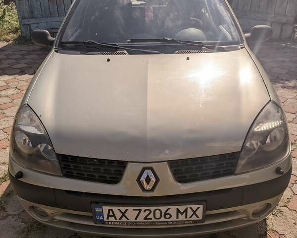 Серый Рено Clio Symbol, объемом двигателя 1.39 л и пробегом 148 тыс. км за 3599 $, фото 1 на Automoto.ua