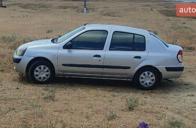 Серый Рено Clio Symbol, объемом двигателя 1.39 л и пробегом 217 тыс. км за 3300 $, фото 1 на Automoto.ua