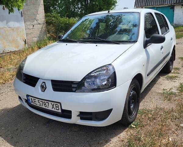 Серый Рено Clio Symbol, объемом двигателя 1.4 л и пробегом 230 тыс. км за 2900 $, фото 1 на Automoto.ua