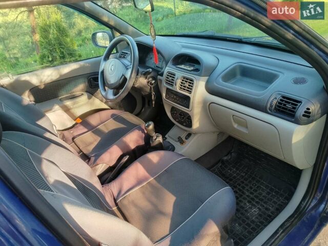 Синий Рено Clio Symbol, объемом двигателя 1.39 л и пробегом 229 тыс. км за 3500 $, фото 1 на Automoto.ua