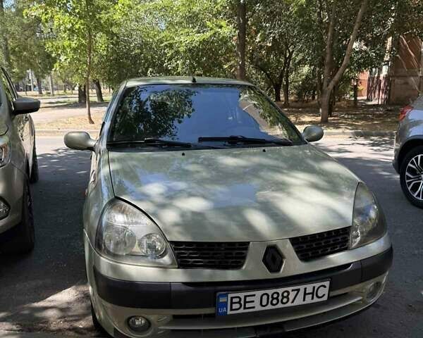 Зеленый Рено Clio Symbol, объемом двигателя 1.39 л и пробегом 161 тыс. км за 3000 $, фото 1 на Automoto.ua