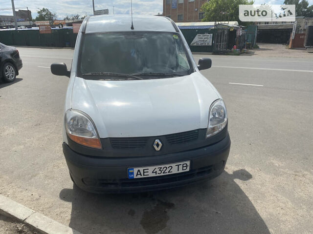 Белый Рено Kangoo Combi, объемом двигателя 1.5 л и пробегом 230 тыс. км за 2400 $, фото 1 на Automoto.ua