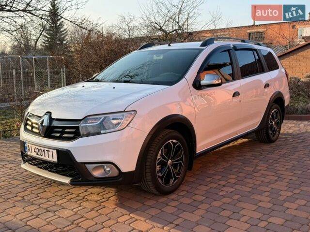 Білий Рено Logan MCV Stepway, об'ємом двигуна 0.9 л та пробігом 67 тис. км за 10900 $, фото 1 на Automoto.ua