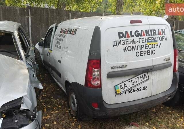 Белый Рено Logan Van, объемом двигателя 0 л и пробегом 300 тыс. км за 500 $, фото 1 на Automoto.ua