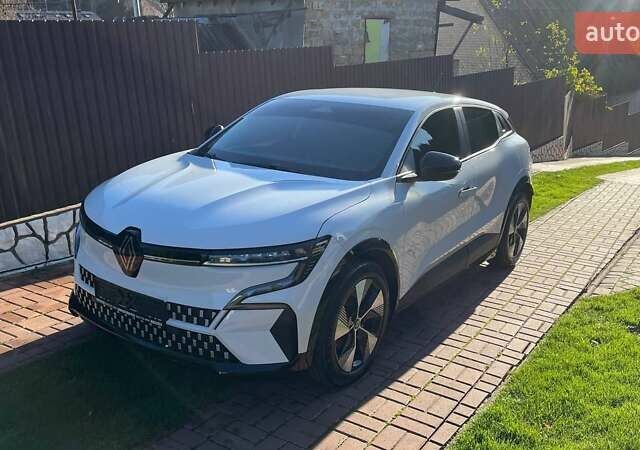 Білий Рено Megane E-Tech, об'ємом двигуна 0 л та пробігом 33 тис. км за 19700 $, фото 1 на Automoto.ua