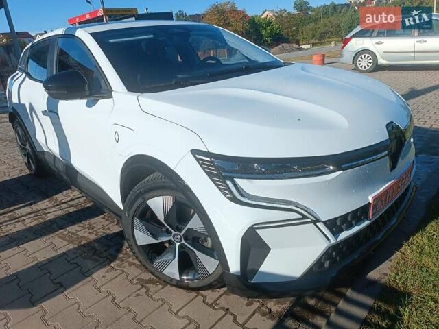 Білий Рено Megane E-Tech, об'ємом двигуна 0 л та пробігом 45 тис. км за 15700 $, фото 1 на Automoto.ua