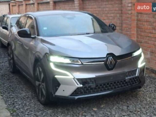 Белый Рено Megane E-Tech, объемом двигателя 0 л и пробегом 35 тыс. км за 15757 $, фото 1 на Automoto.ua