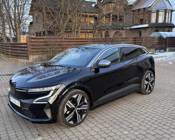 Черный Рено Megane E-Tech, объемом двигателя 0 л и пробегом 12 тыс. км за 20500 $, фото 1 на Automoto.ua