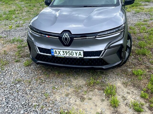 Сірий Рено Megane E-Tech, об'ємом двигуна 96 л та пробігом 55 тис. км за 20500 $, фото 1 на Automoto.ua