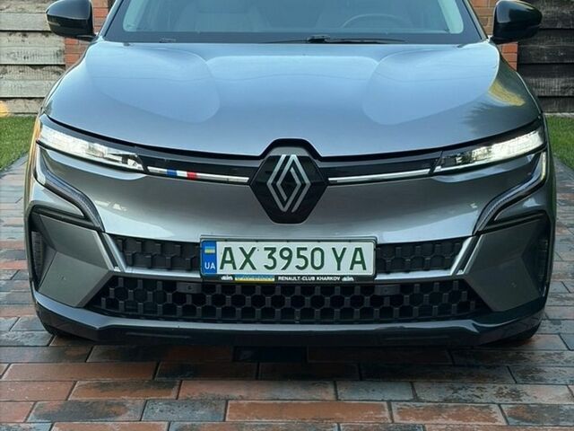 Серый Рено Megane E-Tech, объемом двигателя 0 л и пробегом 83 тыс. км за 20800 $, фото 1 на Automoto.ua