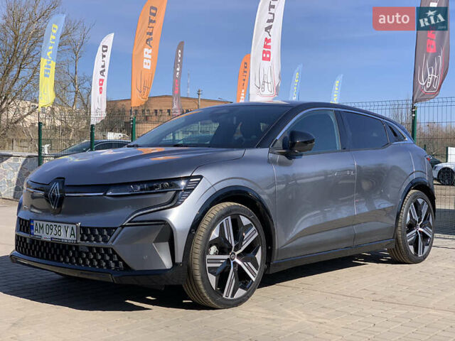 Серый Рено Megane E-Tech, объемом двигателя 0 л и пробегом 22 тыс. км за 21955 $, фото 1 на Automoto.ua