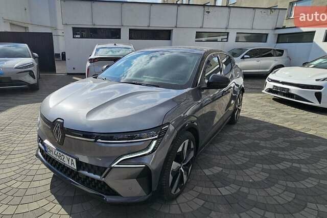 Серый Рено Megane E-Tech, объемом двигателя 0 л и пробегом 16 тыс. км за 25900 $, фото 1 на Automoto.ua