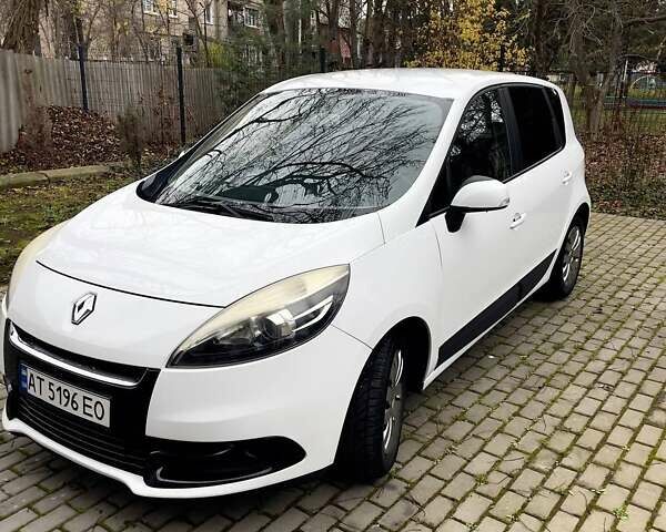 Белый Рено Megane Scenic, объемом двигателя 1.5 л и пробегом 232 тыс. км за 7300 $, фото 1 на Automoto.ua