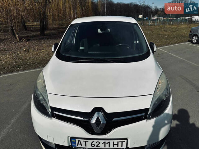 Белый Рено Megane Scenic, объемом двигателя 1.6 л и пробегом 310 тыс. км за 8800 $, фото 1 на Automoto.ua