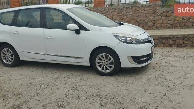 Белый Рено Megane Scenic, объемом двигателя 1.46 л и пробегом 225 тыс. км за 9800 $, фото 1 на Automoto.ua