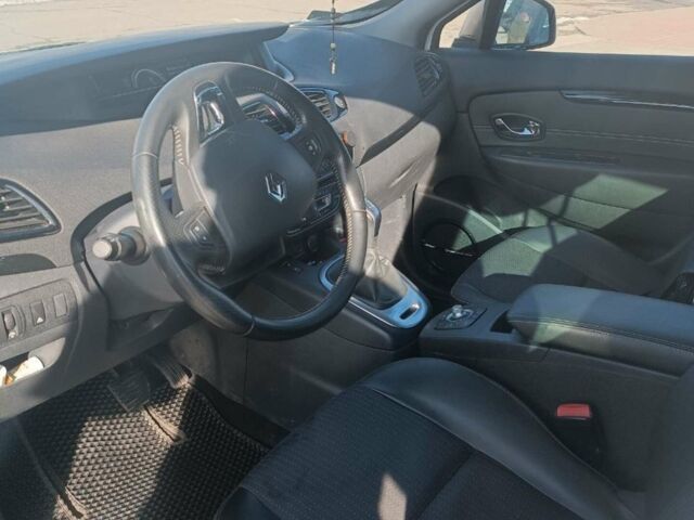 Білий Рено Megane Scenic, об'ємом двигуна 1.5 л та пробігом 225 тис. км за 9099 $, фото 1 на Automoto.ua