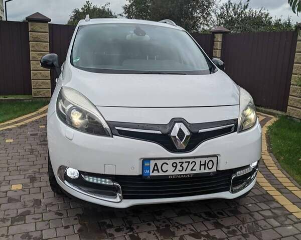 Белый Рено Megane Scenic, объемом двигателя 1.6 л и пробегом 210 тыс. км за 11200 $, фото 1 на Automoto.ua