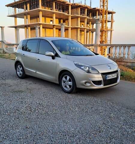 Бежевый Рено Megane Scenic, объемом двигателя 1.5 л и пробегом 230 тыс. км за 7599 $, фото 1 на Automoto.ua