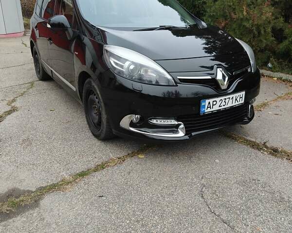 Черный Рено Megane Scenic, объемом двигателя 1.46 л и пробегом 207 тыс. км за 12500 $, фото 1 на Automoto.ua