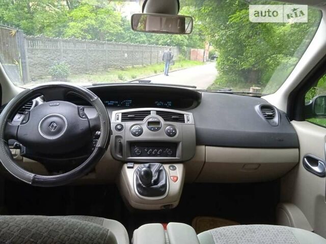 Черный Рено Megane Scenic, объемом двигателя 1.6 л и пробегом 222 тыс. км за 5300 $, фото 1 на Automoto.ua