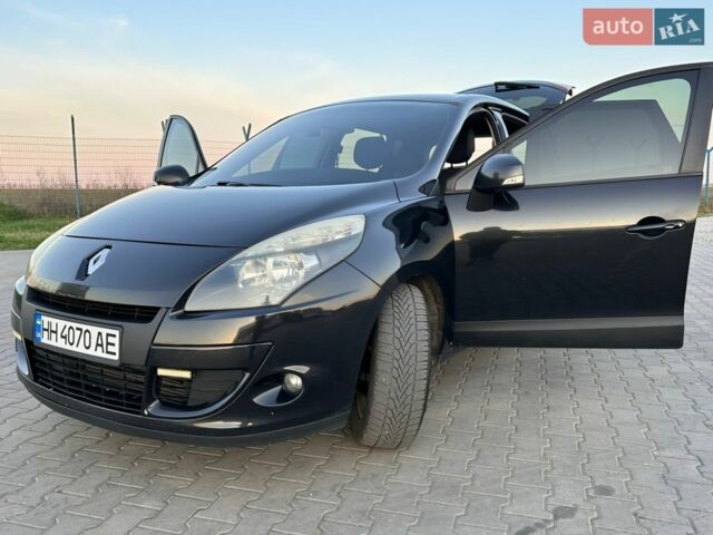 Черный Рено Megane Scenic, объемом двигателя 1.46 л и пробегом 261 тыс. км за 5950 $, фото 1 на Automoto.ua
