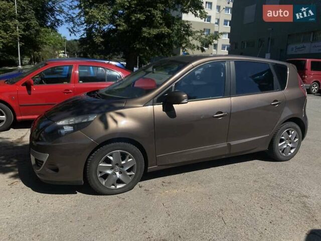 Коричневый Рено Megane Scenic, объемом двигателя 1.5 л и пробегом 230 тыс. км за 6800 $, фото 1 на Automoto.ua