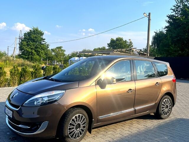 Коричневий Рено Megane Scenic, об'ємом двигуна 1.6 л та пробігом 290 тис. км за 7900 $, фото 1 на Automoto.ua