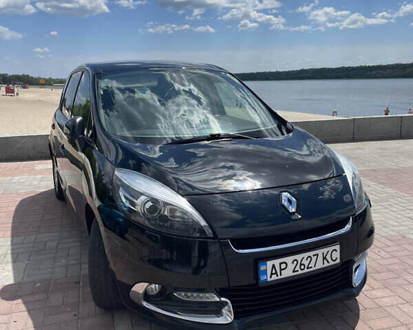 Рено Megane Scenic, объемом двигателя 1.46 л и пробегом 232 тыс. км за 10700 $, фото 1 на Automoto.ua