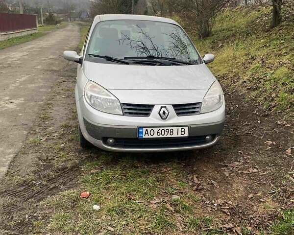 Серый Рено Megane Scenic, объемом двигателя 1.6 л и пробегом 160 тыс. км за 5000 $, фото 1 на Automoto.ua