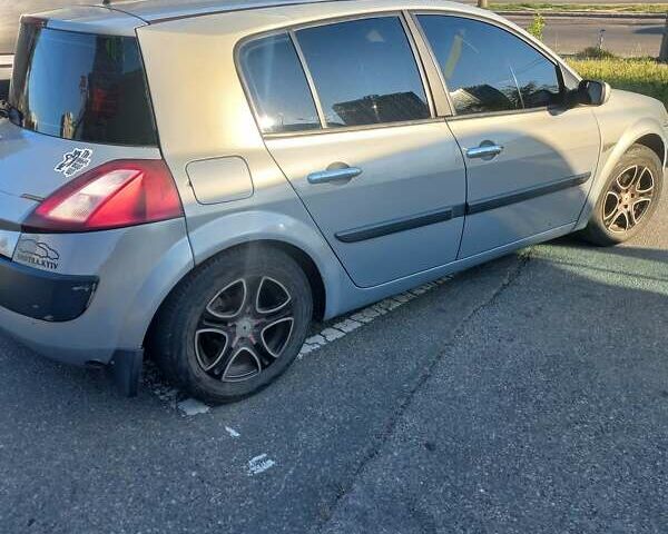 Сірий Рено Megane Scenic, об'ємом двигуна 1.6 л та пробігом 430 тис. км за 3500 $, фото 1 на Automoto.ua