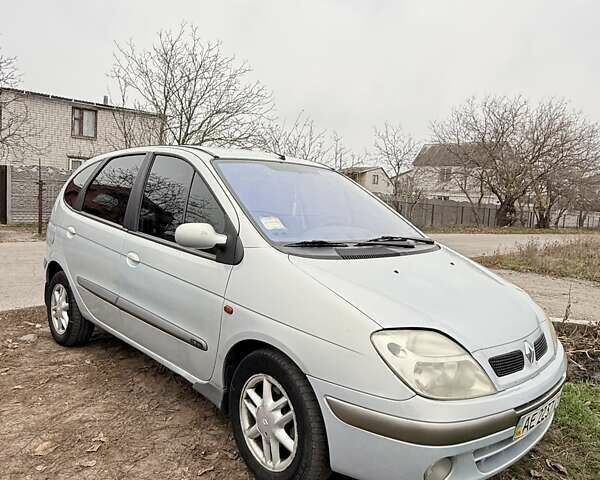 Серый Рено Megane Scenic, объемом двигателя 1.6 л и пробегом 450 тыс. км за 3500 $, фото 1 на Automoto.ua