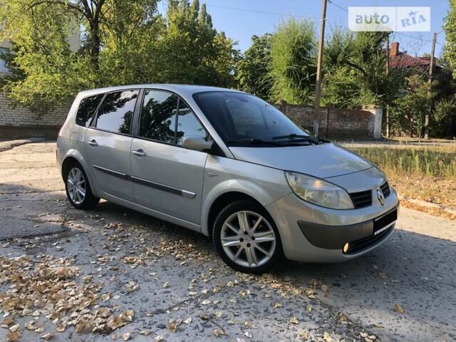 Серый Рено Megane Scenic, объемом двигателя 2 л и пробегом 262 тыс. км за 5200 $, фото 1 на Automoto.ua