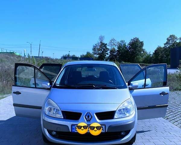 Серый Рено Megane Scenic, объемом двигателя 1.6 л и пробегом 140 тыс. км за 6300 $, фото 1 на Automoto.ua