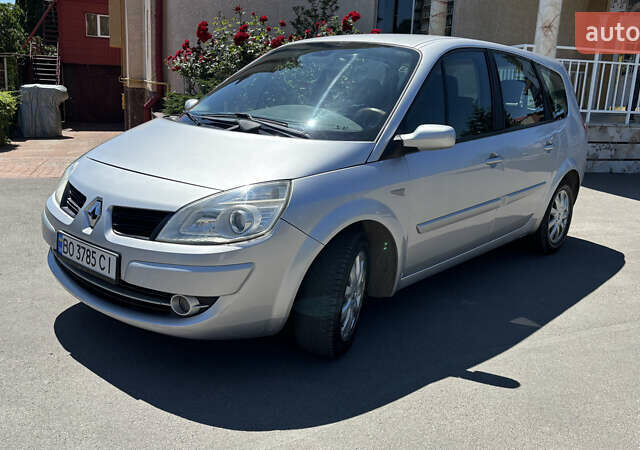 Сірий Рено Megane Scenic, об'ємом двигуна 2 л та пробігом 209 тис. км за 5999 $, фото 1 на Automoto.ua