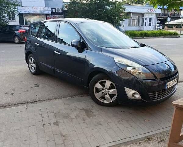 Серый Рено Megane Scenic, объемом двигателя 1.9 л и пробегом 207 тыс. км за 7100 $, фото 1 на Automoto.ua