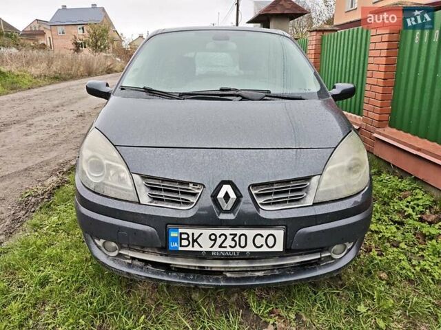 Серый Рено Megane Scenic, объемом двигателя 1.5 л и пробегом 302 тыс. км за 2900 $, фото 1 на Automoto.ua
