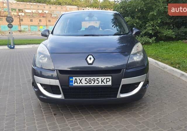 Серый Рено Megane Scenic, объемом двигателя 1.46 л и пробегом 240 тыс. км за 7900 $, фото 1 на Automoto.ua