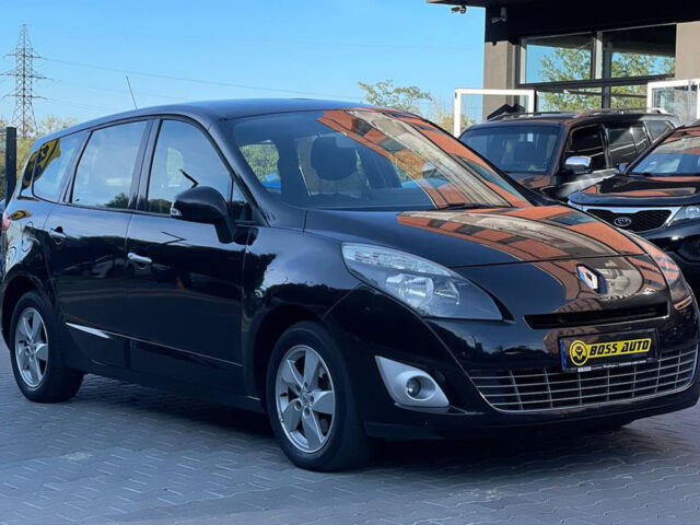 Серый Рено Megane Scenic, объемом двигателя 1.9 л и пробегом 233 тыс. км за 7999 $, фото 1 на Automoto.ua