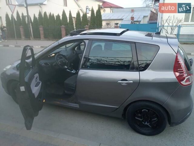 Сірий Рено Megane Scenic, об'ємом двигуна 1.6 л та пробігом 255 тис. км за 6800 $, фото 1 на Automoto.ua