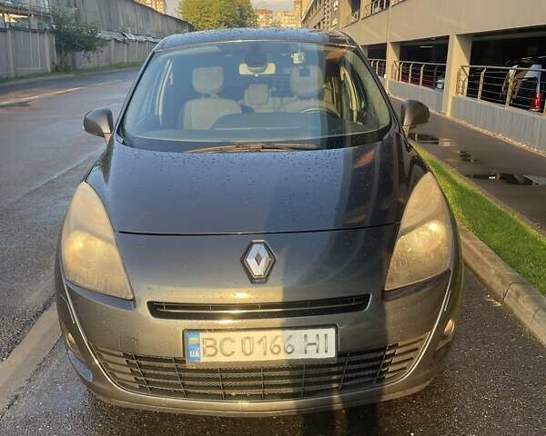 Серый Рено Megane Scenic, объемом двигателя 1.5 л и пробегом 328 тыс. км за 6700 $, фото 1 на Automoto.ua