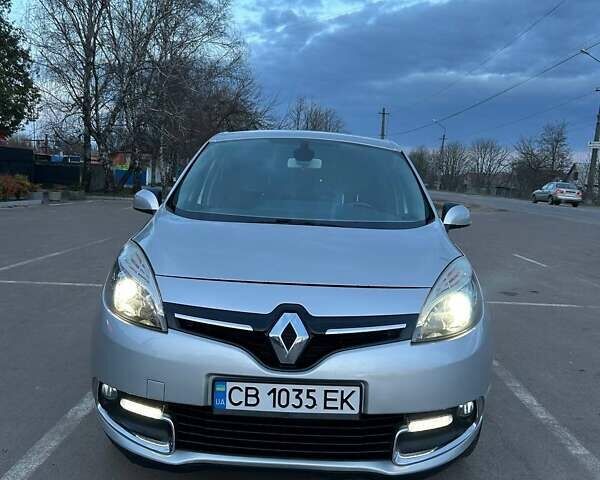 Серый Рено Megane Scenic, объемом двигателя 1.5 л и пробегом 291 тыс. км за 8500 $, фото 1 на Automoto.ua