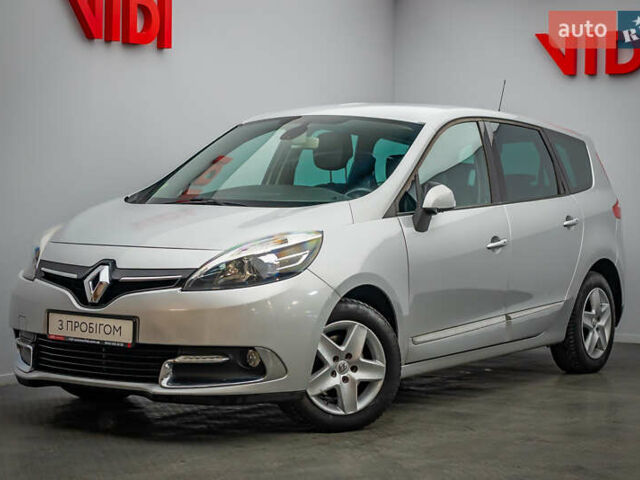 Серый Рено Megane Scenic, объемом двигателя 1.5 л и пробегом 228 тыс. км за 9640 $, фото 1 на Automoto.ua