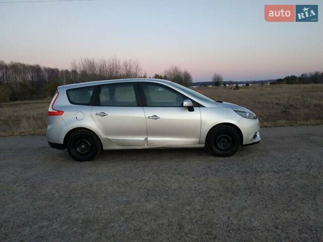 Серый Рено Megane Scenic, объемом двигателя 1.5 л и пробегом 206 тыс. км за 10400 $, фото 1 на Automoto.ua