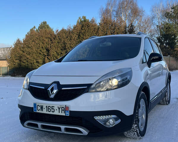 Белый Рено Scenic XMOD, объемом двигателя 1.5 л и пробегом 229 тыс. км за 10700 $, фото 1 на Automoto.ua