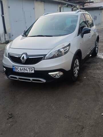 Серый Рено Scenic XMOD, объемом двигателя 1.5 л и пробегом 220 тыс. км за 10200 $, фото 1 на Automoto.ua