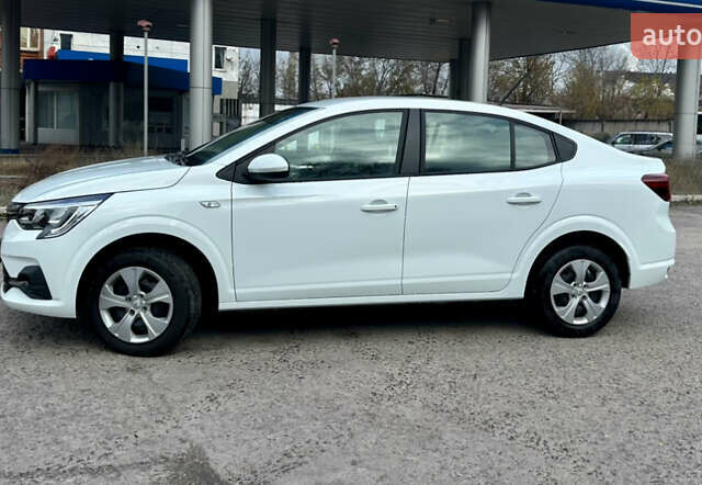 Белый Рено Taliant, объемом двигателя 1 л и пробегом 7 тыс. км за 15500 $, фото 1 на Automoto.ua