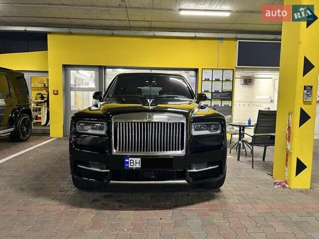 Черный Ролс Ройс Cullinan, объемом двигателя 6.7 л и пробегом 50 тыс. км за 390000 $, фото 1 на Automoto.ua