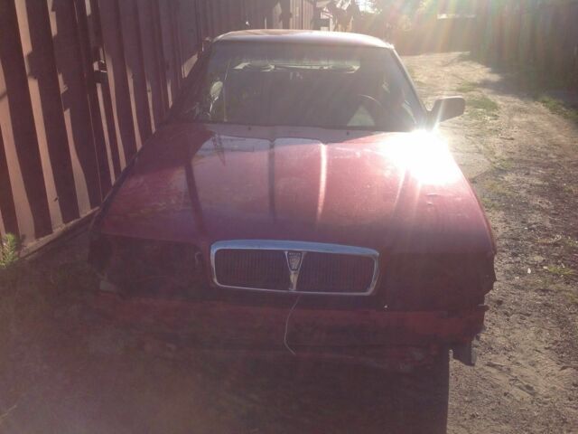 Красный Ровер 820, объемом двигателя 2 л и пробегом 200 тыс. км за 337 $, фото 1 на Automoto.ua