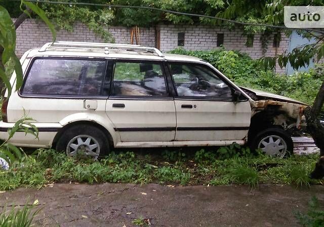 Жовтий Ровер Montego, об'ємом двигуна 1.6 л та пробігом 200 тис. км за 300 $, фото 1 на Automoto.ua