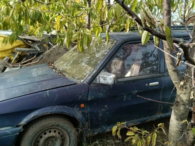 Синій Ровер Montego, об'ємом двигуна 2 л та пробігом 300 тис. км за 557 $, фото 1 на Automoto.ua